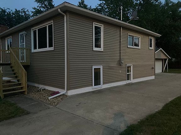2nd image of 100 Toneff Dr
