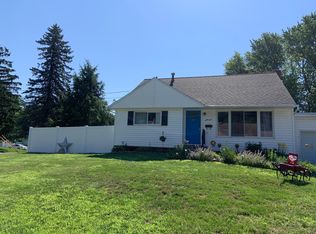 64 Appletree Dr, Saugerties, NY 12477