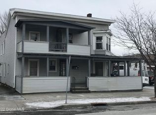 1001 19th St #2R, Watervliet, NY 12189