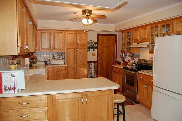 2nd image of 18 Deerfield Dr