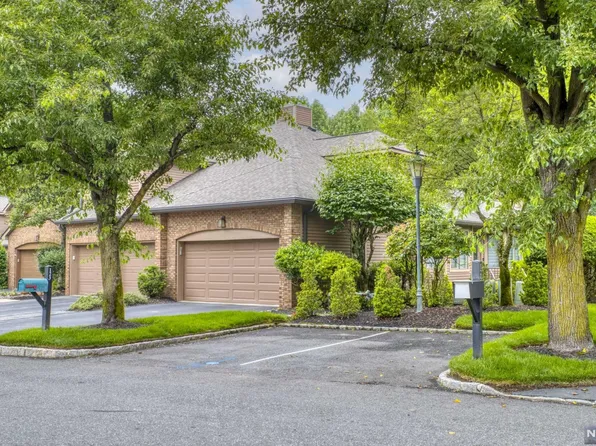 123 Lakeview Dr, Old Tappan, NJ 07675