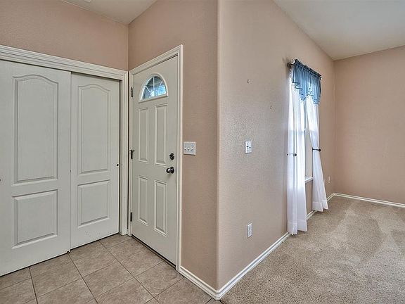 2nd image of 585 Willoughby St