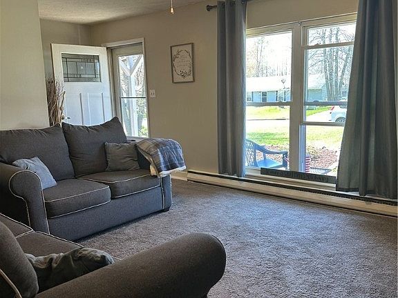 5th image of 417 Honey Ln