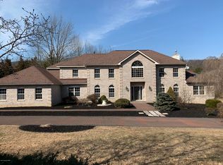 1697 Middle Rd, Stroudsburg, PA 18360