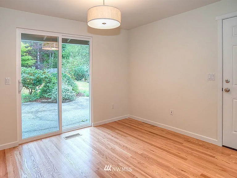 16118 NE 3rd Pl — Photo 1