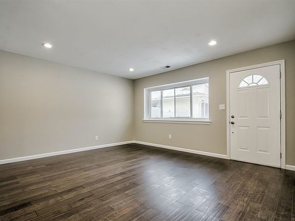 3rd image of 240 Storm Dr #240