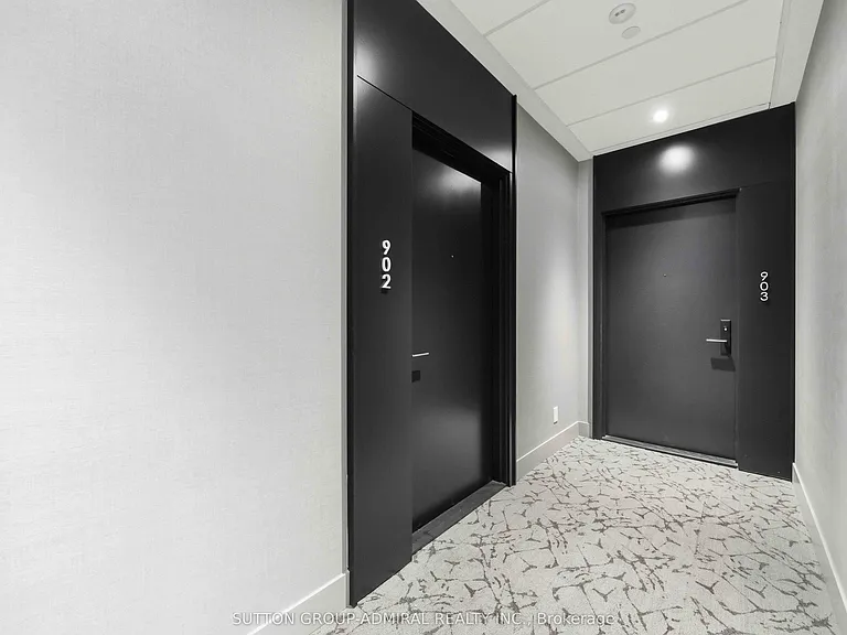 270 Dufferin St #902 — Photo 3