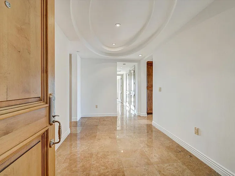 7181 E Camelback Rd #610 — Photo 2