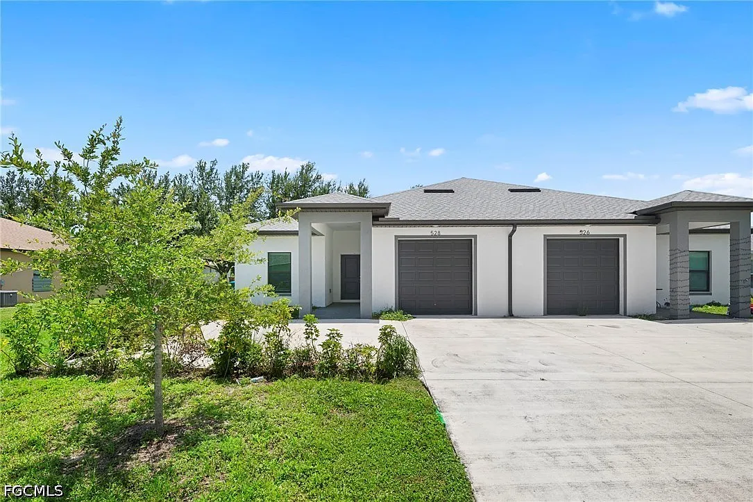 3 bed, 2.0 bath, 1247 sqft, $1,700 — Photo 1