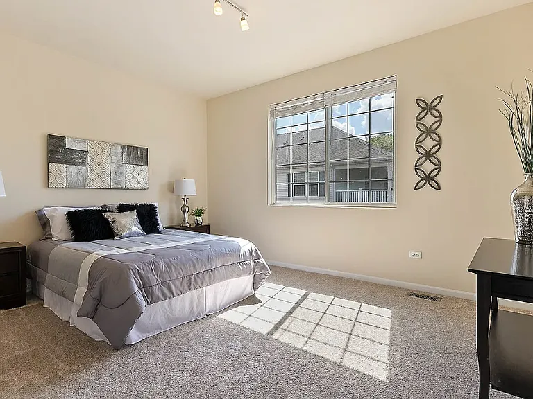 1014 Bradford Dr — Photo 9