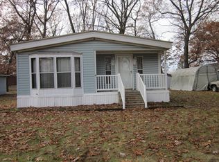 52484 N Point Dr, Mattawan, MI 49071