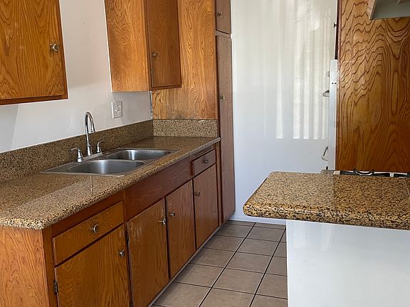 4th image of 4695 N Bellflower Blvd APT 2