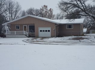 518 S Wilson St, Hillsboro, KS 67063