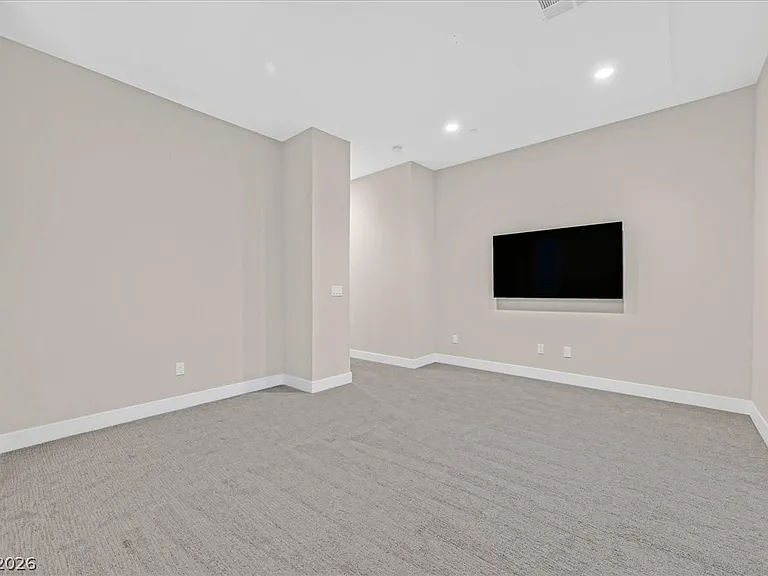 65 Garibaldi Way — Photo 53