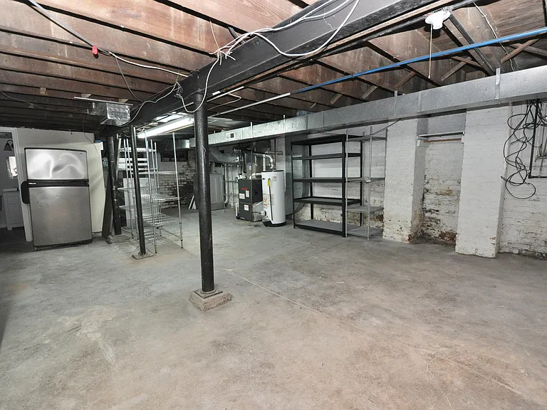 516 N Sheppard St — Photo 19