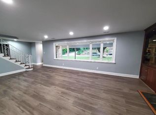 1000 W Church Rd, Wyncote, PA 19095