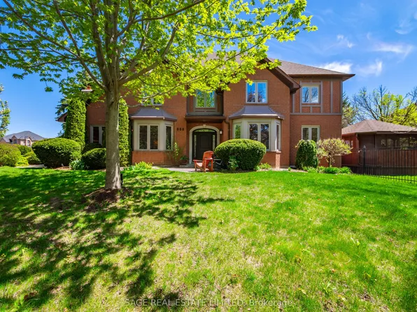 888 Cresta Rider Pl, Newmarket, ON L3X 1L5