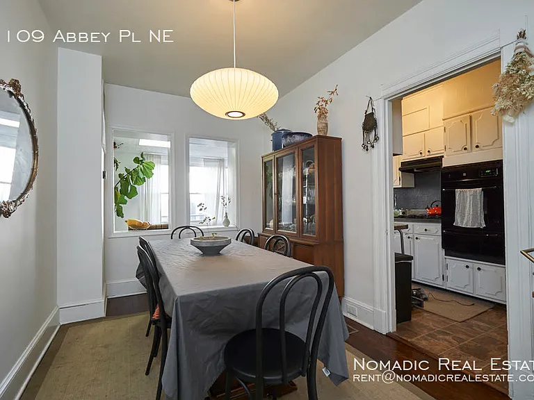 1109 Abbey Pl NE — Photo 5
