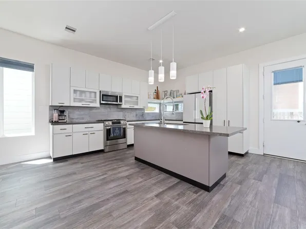 5515 Paraiso Pl, Houston, TX 77091