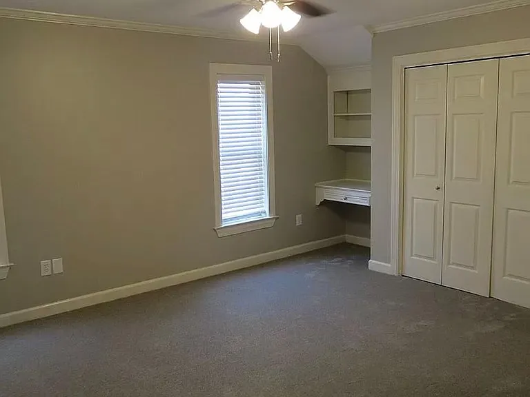 409 Northtown Dr — Photo 8