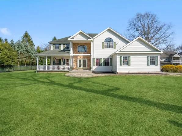 21 Moss Creek Lane, East Patchogue, NY 11772