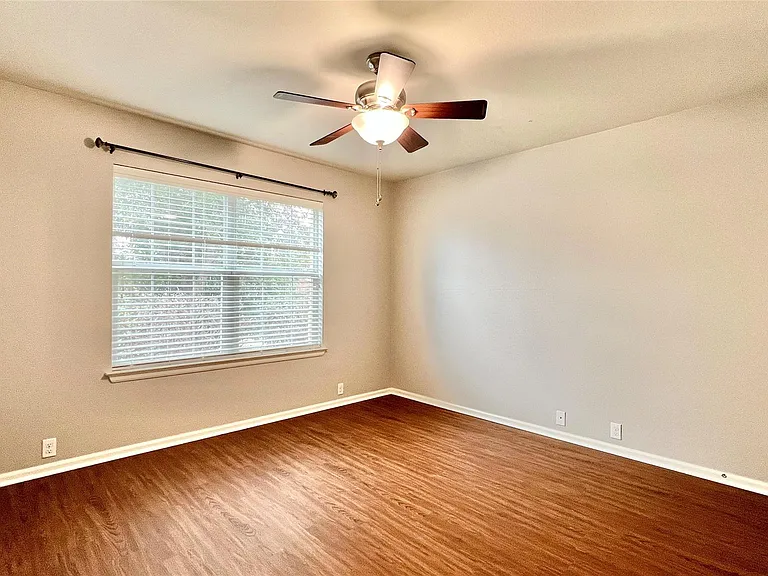 784 Kingfisher Ln — Photo 10