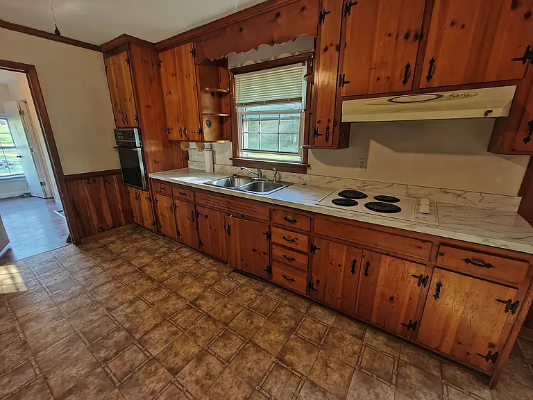 9511 Harris St — Photo 10