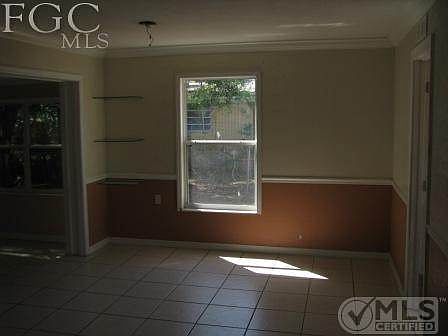 5th image of 983 Hyacinth St