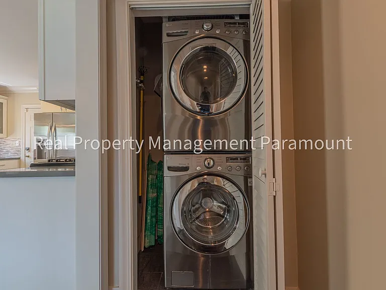 1925 South Harcourt Avenue, — Photo 25
