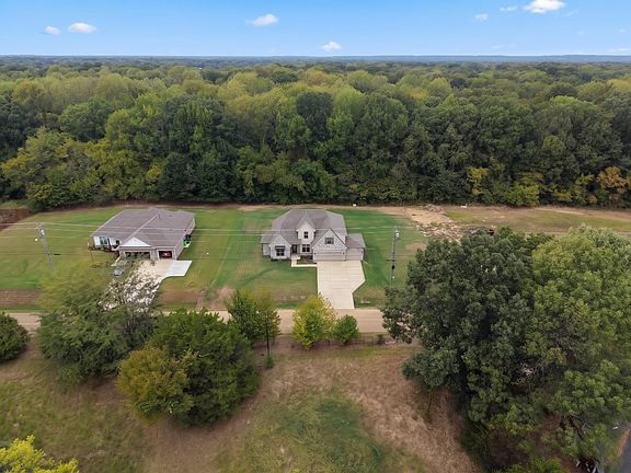 2nd image of 515 Garland Dr