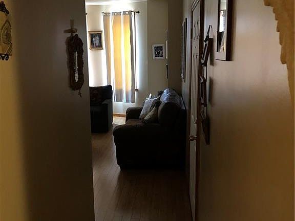 5th image of 1047 Morris Ave