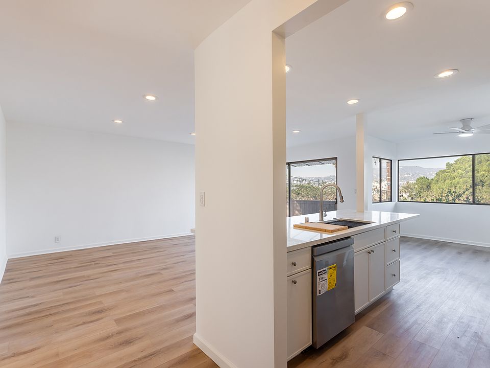 1st image of 537 N Normandie Ave APT 4