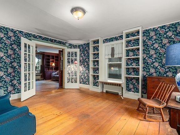 5th image of 35 Dutcher St