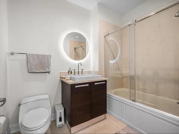 20 Avenue At Port Imperial image 1 of 21