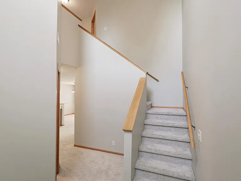 6907 Naples Dr — Photo 15