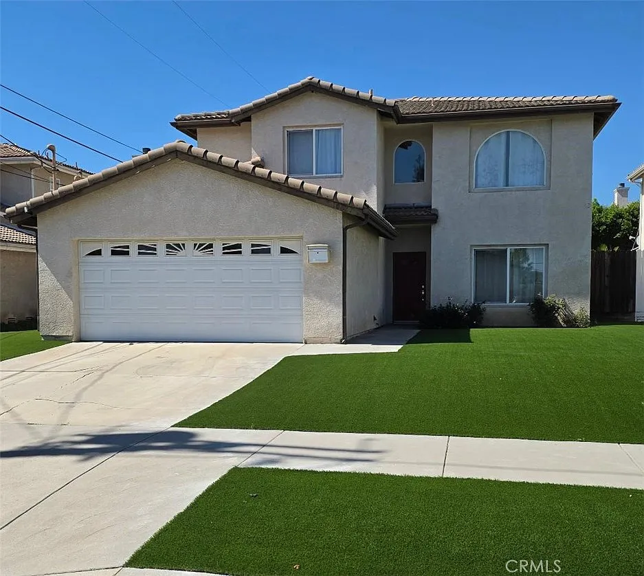 4 bed, 2525 sqft, $5,950 — Photo 1