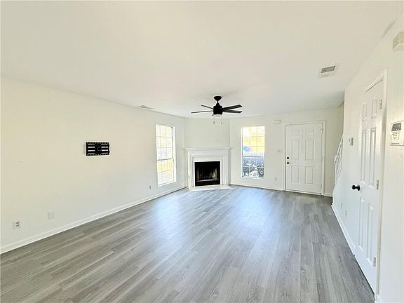 3rd image of 2700 Woodward Rd