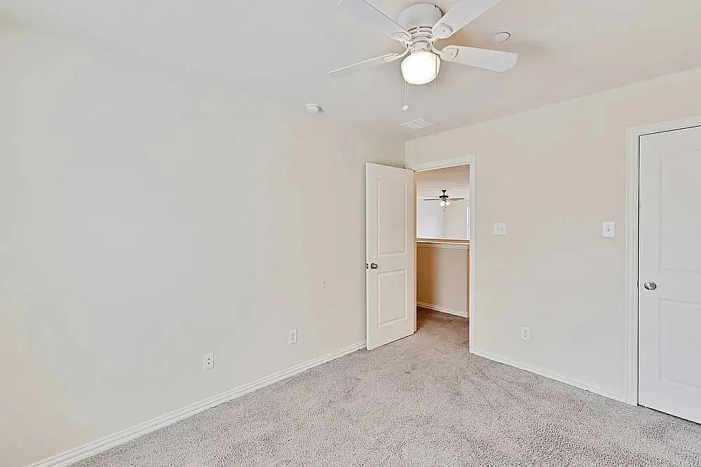3 bed, 1812 sqft, $2,500 — Photo 3