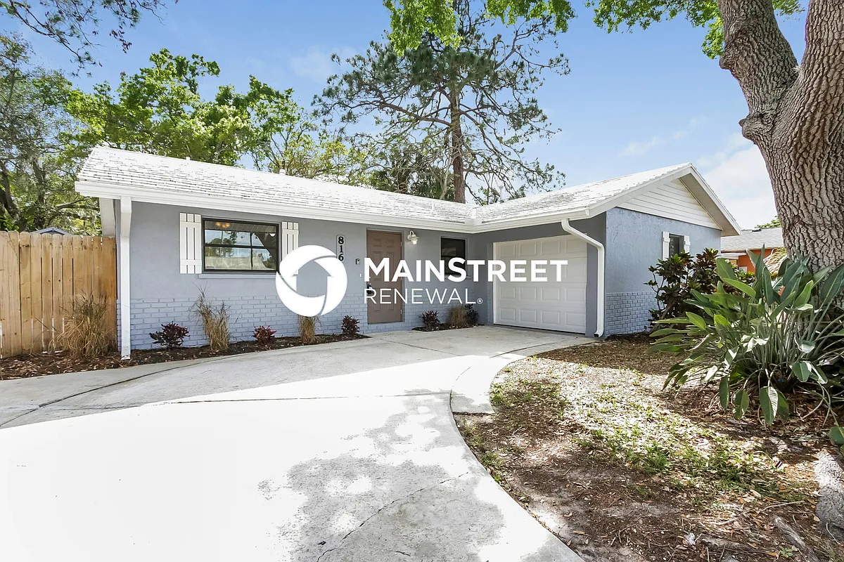 Front View - 816 65th Ave W