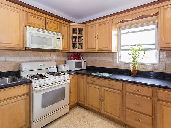 2nd image of 9239 219th St