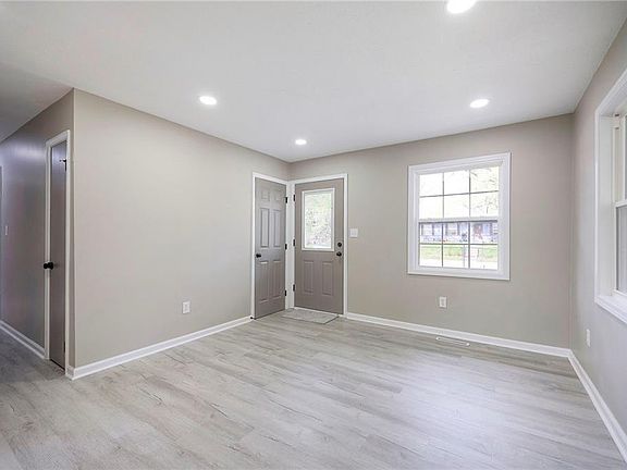 3rd image of 2605 S 48th St
