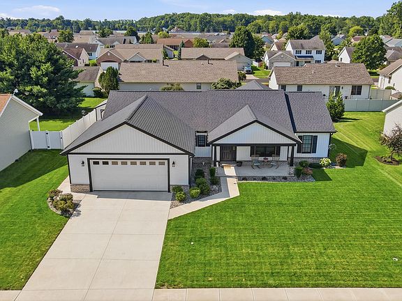 4th image of 3705 Sky Hawk Dr