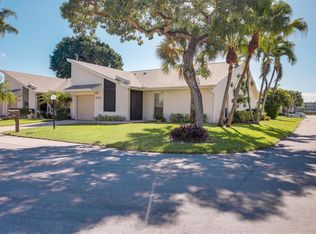7002 Peony Pl, Lake Worth, FL 33467