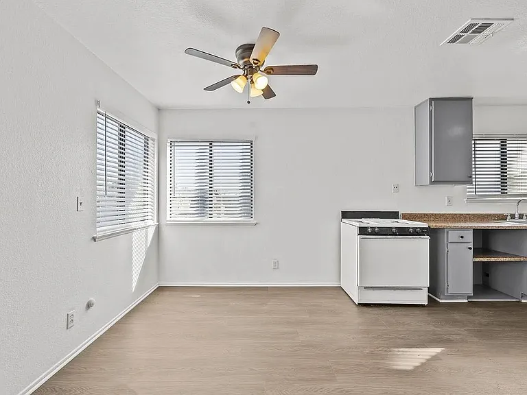 38501 Larkin Ave #4 — Photo 6