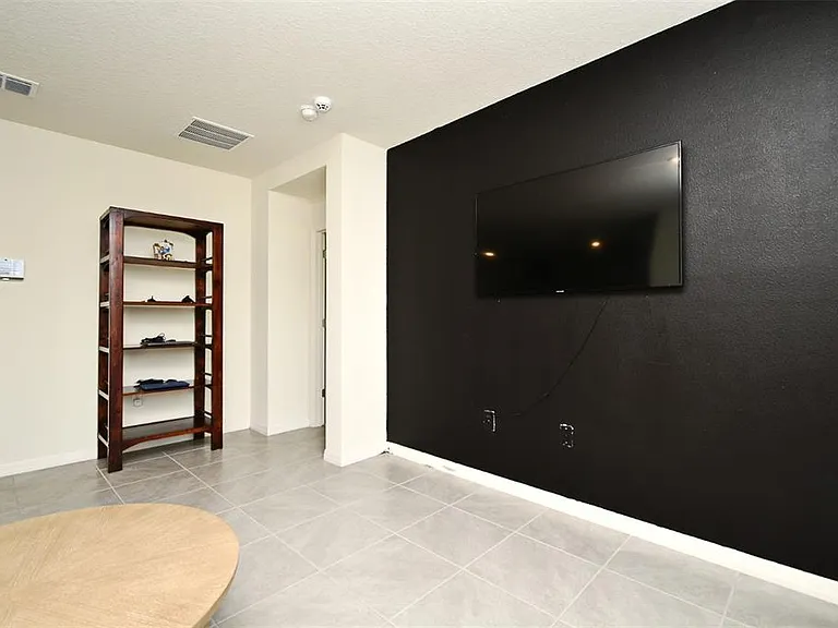 440 Baroness Way — Photo 8
