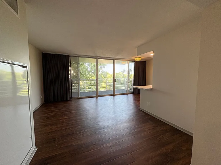 Sky Park Apartments — Photo 58