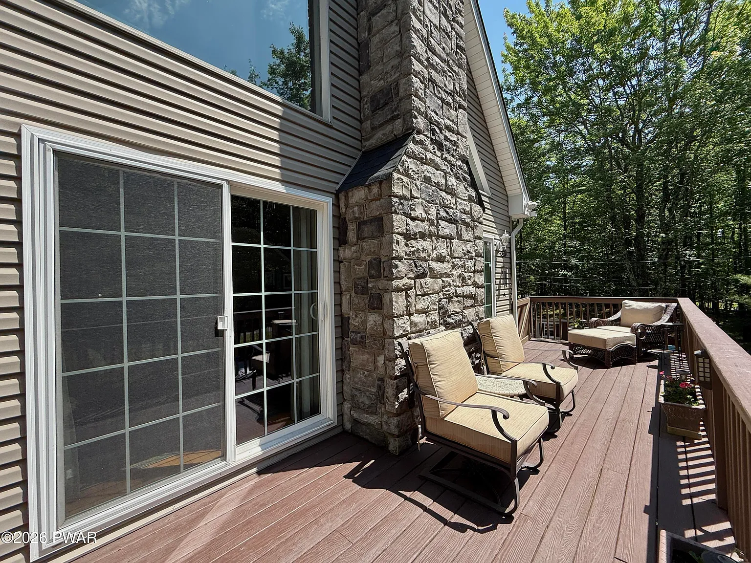 3 bed, 3.0 bath, 3035 sqft, $2,500 — Photo 4