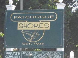 8 Roosevelt Blvd, East Patchogue, NY 11772