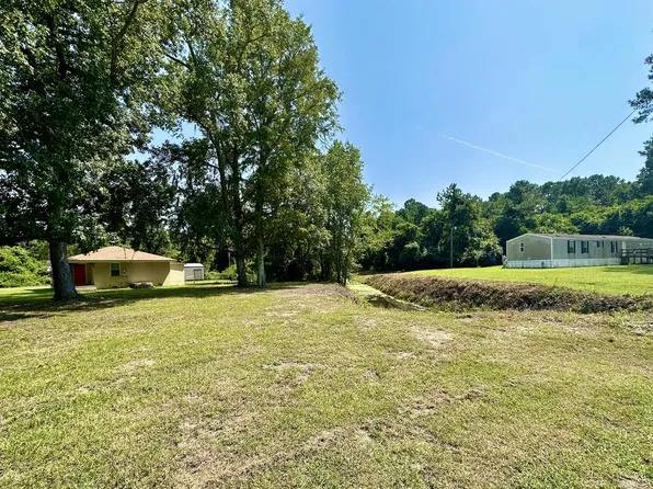 250 Carolina Dr, Saint Stephen, SC 29479