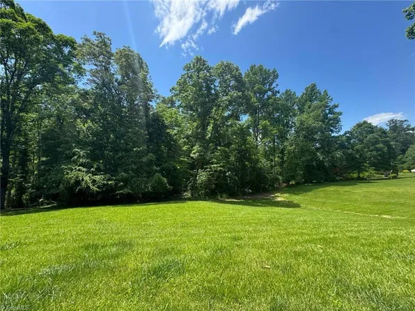 000 S Brenhaven Dr, Elkin, NC 28621